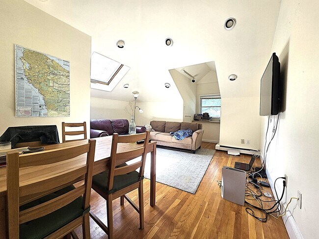 747 Washington St in Brookline, MA - Building Photo - Building Photo