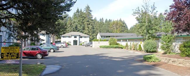 Manresa Apartments in Lakewood, WA - Foto de edificio - Building Photo