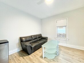 149 Burgar St in Welland, ON - Building Photo - Building Photo