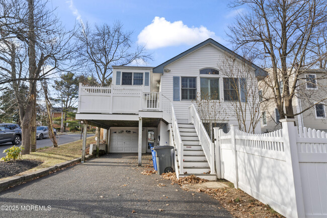 90 E River Rd in Rumson, NJ - Building Photo - Building Photo