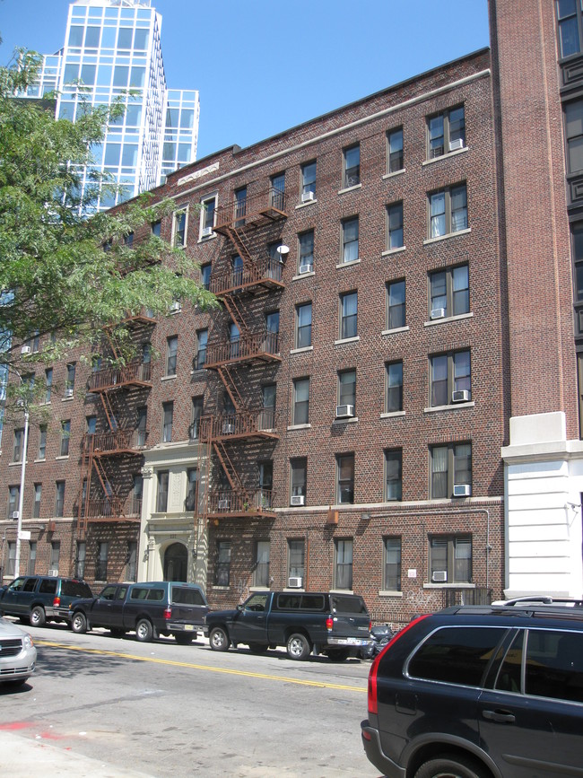 537 CLINTON AVE in Brooklyn, NY - Foto de edificio - Building Photo