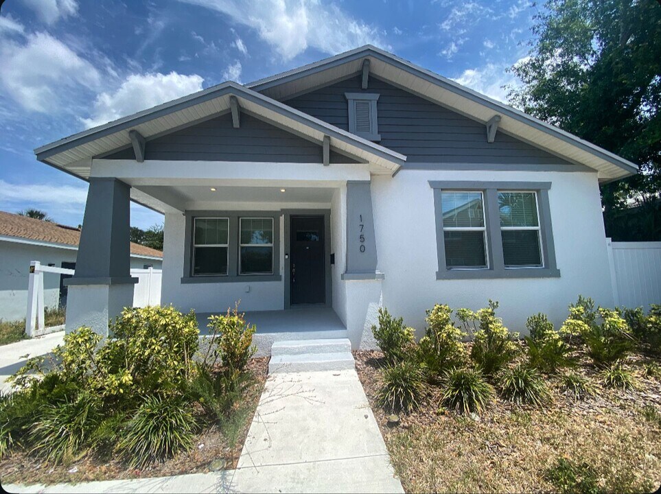 1750 19th St S in St. Petersburg, FL - Foto de edificio