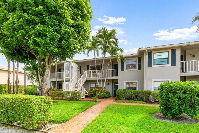 30 Stratford Ln W in Boynton Beach, FL - Building Photo - Building Photo