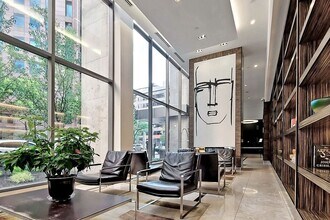 38 Grenville St in Toronto, ON - Building Photo - Building Photo