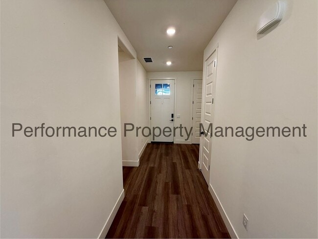 6615 Glacier Bay St in Bakersfield, CA - Building Photo - Building Photo