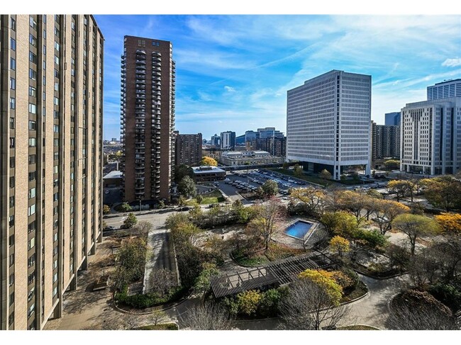 15 S 1st St, Unit A1414 in Minneapolis, MN - Building Photo - Building Photo