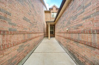 1130 Glenwood Canyon Ln in Houston, TX - Building Photo - Building Photo