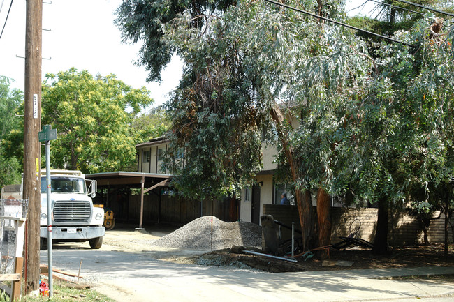 2491 Walters Way in Concord, CA - Building Photo - Building Photo