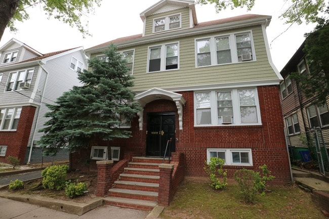 138 Vermont Ave, Unit Unit 2