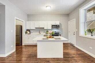 4621 N Broadway in Chicago, IL - Building Photo - Building Photo