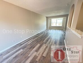 4804 NW Downing St in Blue Springs, MO - Building Photo - Building Photo
