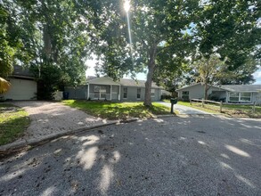 7445 Daggett Terrace in New Port Richey, FL - Building Photo - Building Photo