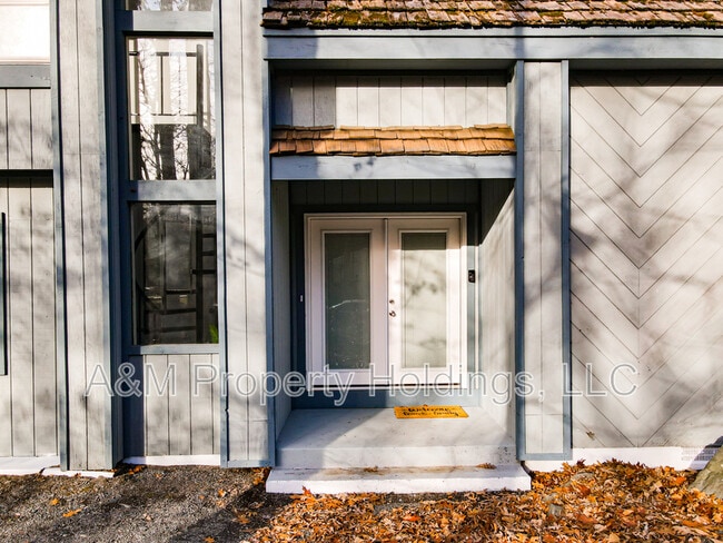 3120 Greenbriar Dr in East Stroudsburg, PA - Building Photo - Building Photo