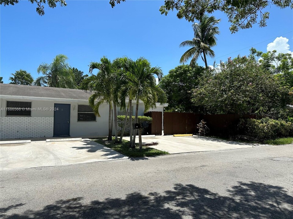 1645 NW 6th Ave in Fort Lauderdale, FL - Building Photo