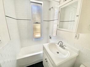 1168 Massachusetts Ave in Cambridge, MA - Building Photo - Building Photo