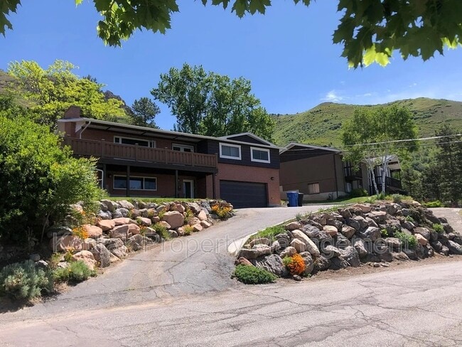 property at 3397 Eastwood Dr