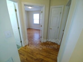 601 E Willowbrook Dr in Burlington, NC - Building Photo - Building Photo