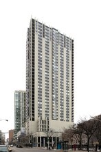 The Elm at Clark in Chicago, IL - Building Photo - Building Photo