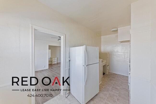 400 S Kenmore Ave, Unit 303 in Los Angeles, CA - Building Photo - Building Photo