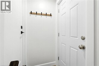 407 Melanie Crescent in Hamilton, ON - Building Photo - Building Photo