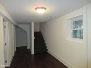 1056 N Ashland Ave-Unit -# 1r in Chicago, IL - Building Photo - Building Photo