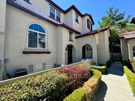 33620 Willow Haven Ln in Murrieta, CA - Building Photo