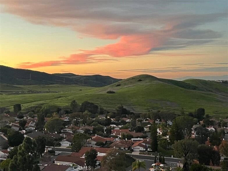 24055 Paseo Del Lago W in Laguna Woods, CA - Foto de edificio