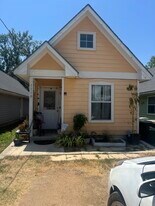 1106 Jones St in San Marcos, TX - Building Photo