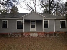 221 Leonard Dr in Longview, TX - Building Photo