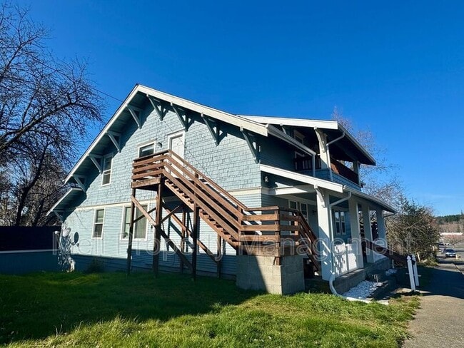 property at 315 S Main St