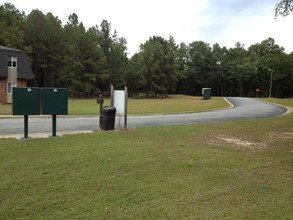 Village Apartments in Trenton, SC - Foto de edificio - Building Photo