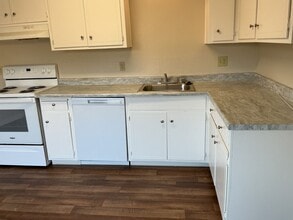 218 Strathaven Way in Stockton, CA - Building Photo - Building Photo