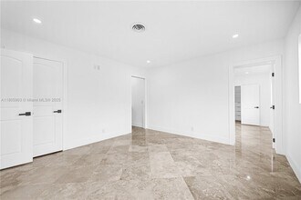5510 NE 18th Ave in Fort Lauderdale, FL - Building Photo - Building Photo