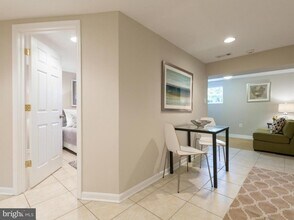 318 Farragut St NW, Unit B in Washington, DC - Building Photo - Building Photo