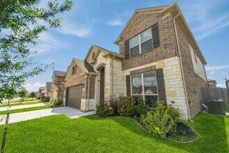 18318 Windy Knl Wy in Houston, TX - Building Photo - Building Photo