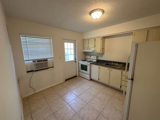 1161 NE 23rd Terrace in Pompano Beach, FL - Building Photo - Building Photo