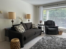 5650 Edgewater Ln in Nanaimo, BC - Building Photo