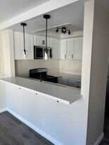 322 S Vista Del Canon in Anaheim, CA - Building Photo