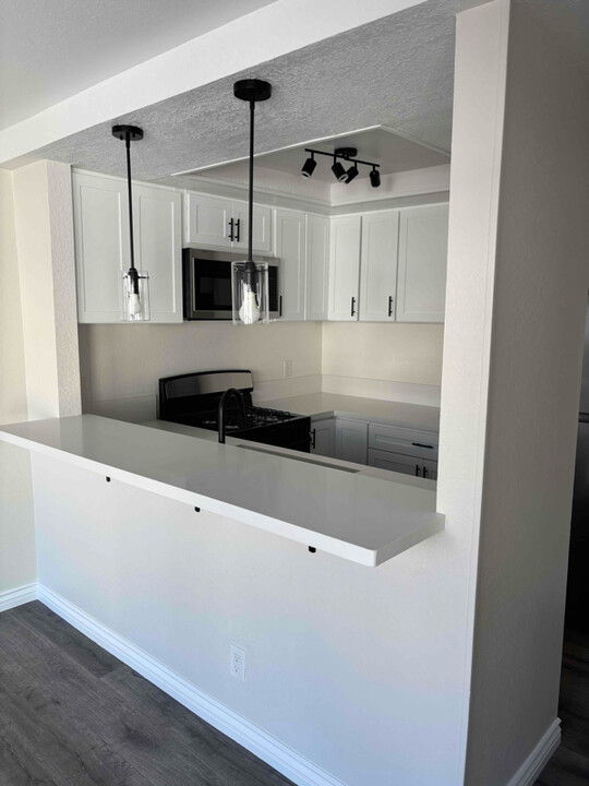 322 S Vista Del Canon in Anaheim, CA - Building Photo