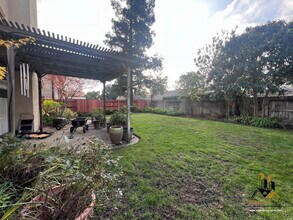 8204 Eversley Ct in Sacramento, CA - Building Photo - Building Photo
