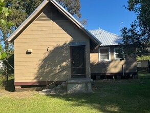 4863 Douglas Ave in Baton Rouge, LA - Foto de edificio - Building Photo