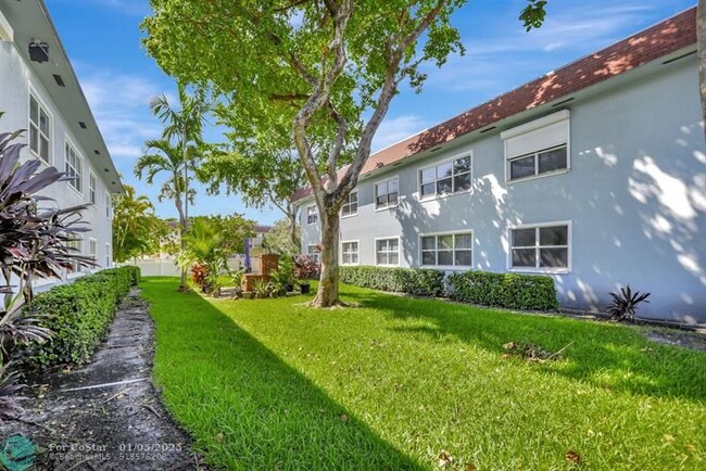 270 S Cypress Rd in Pompano Beach, FL - Building Photo - Building Photo