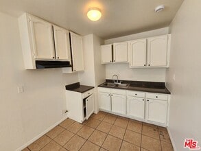 807 E Vernon Ave in Los Angeles, CA - Building Photo - Building Photo