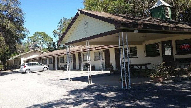 property at 21726 US-27