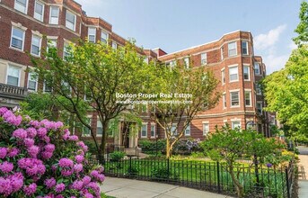 102 Queensberry St, Unit 14 in Boston, MA - Foto de edificio - Building Photo