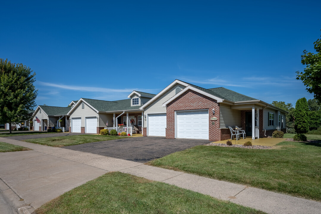 Briarwood Cottages in Eau Claire, WI - Building Photo