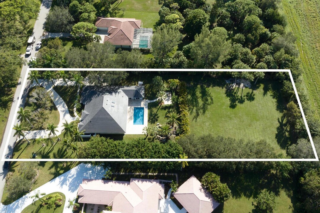 8281 Man O War Rd in Palm Beach Gardens, FL - Building Photo