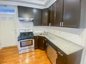 849 W Cornelia Ave, Unit 853-2S in Chicago, IL - Building Photo - Building Photo
