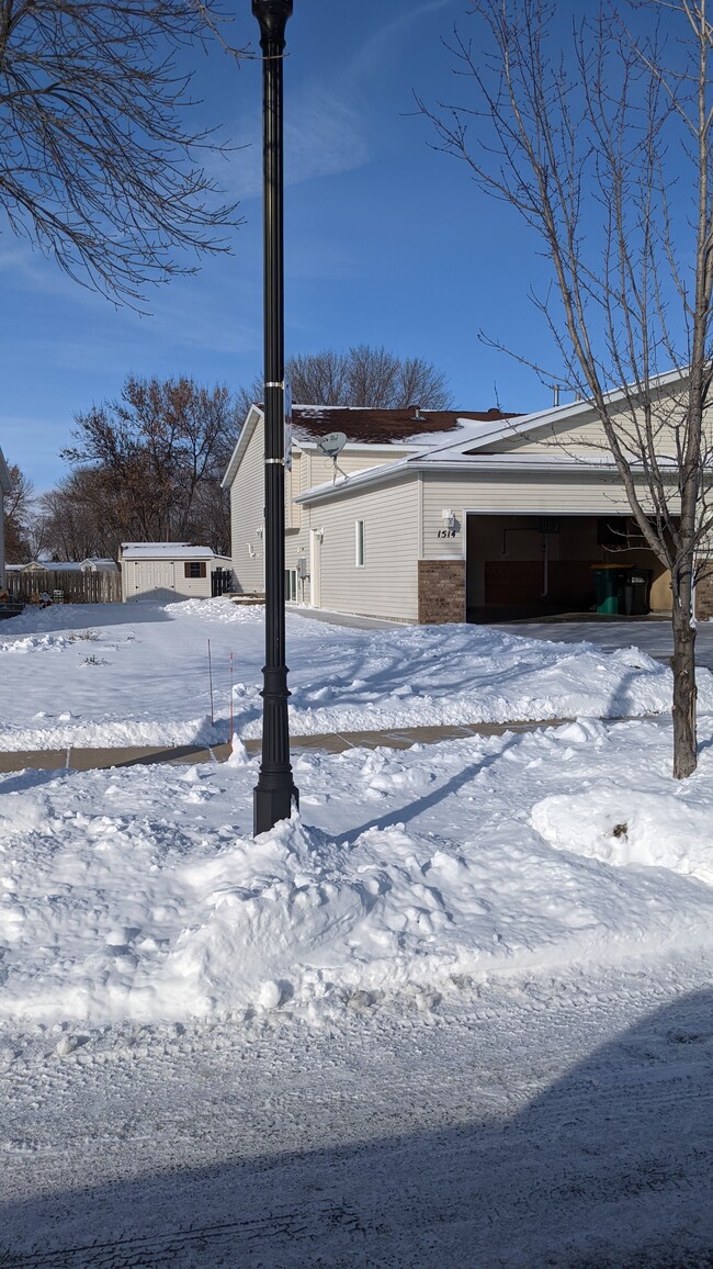 1514 Suntree Dr in West Fargo, ND - Building Photo - Building Photo
