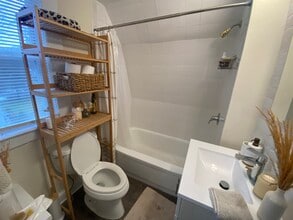 101 Ponus Ave, Unit Unit 2 in Norwalk, CT - Foto de edificio - Building Photo